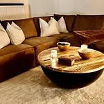 One Bedroom Appartment