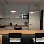 Spacious Room In Modern Central Apartment