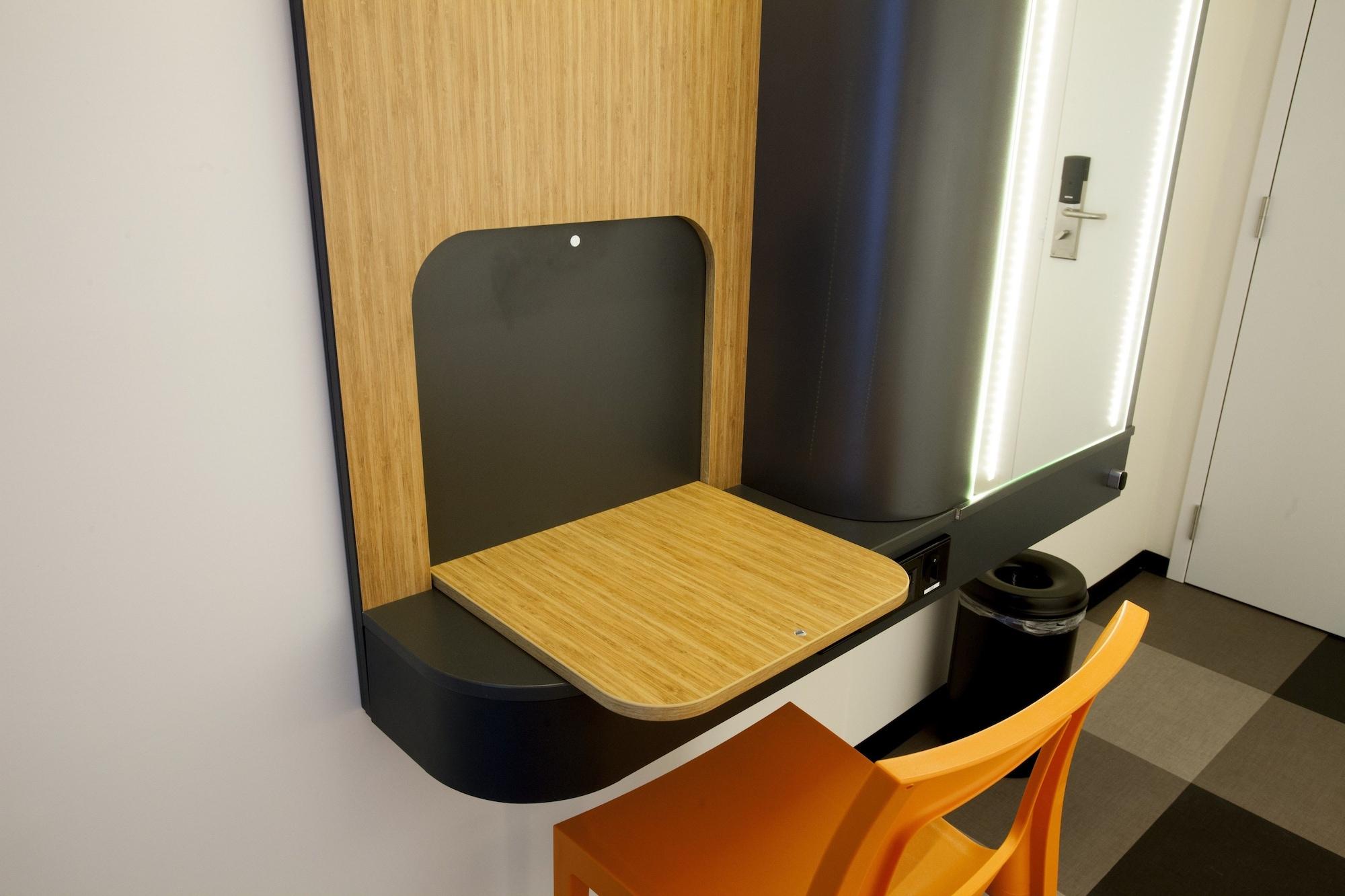 Easyhotel Centre Hotel 3*