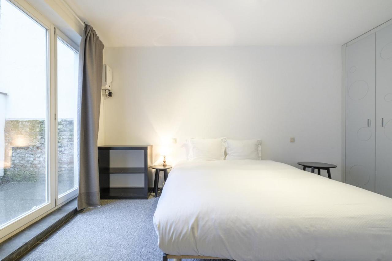 Magnificent 2 Bedroom Duplex + Terrace Ixelles Appartement *