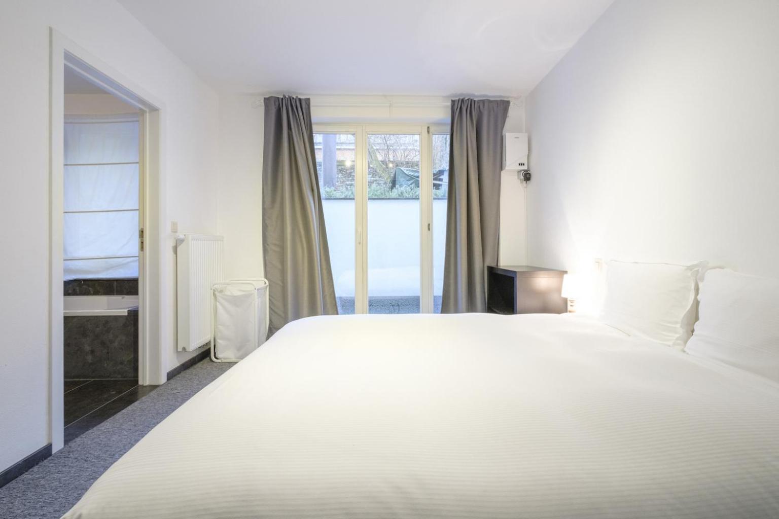 Magnificent 2 Bedroom Duplex + Terrace Ixelles Appartement *