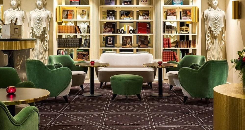 Barsey By Warwick Hotel 4*