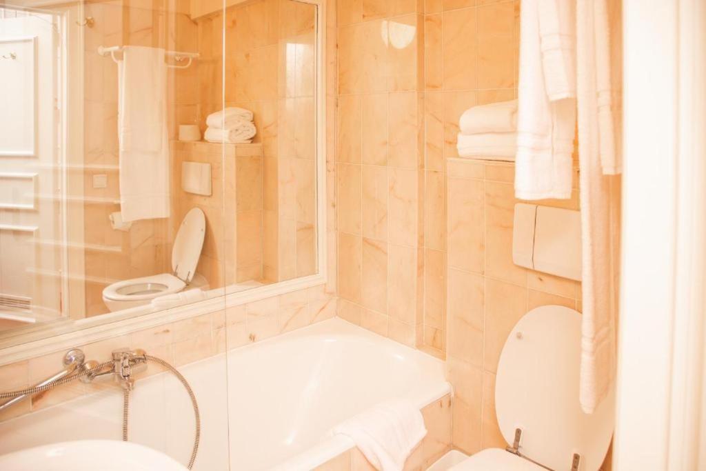 La Bourse Hotel