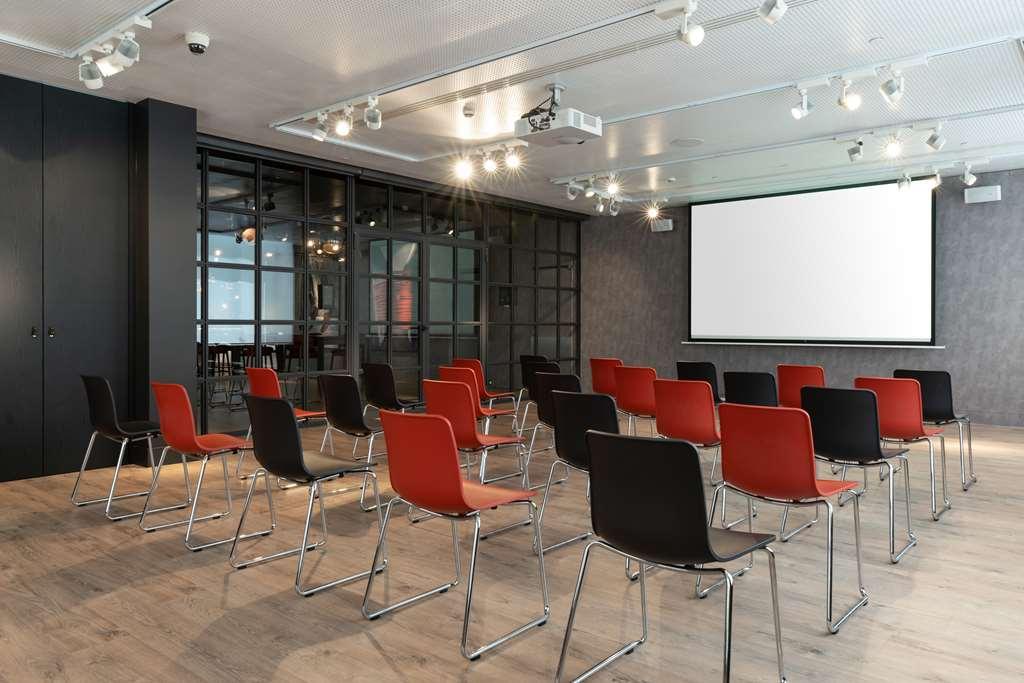 Hotel Radisson Red