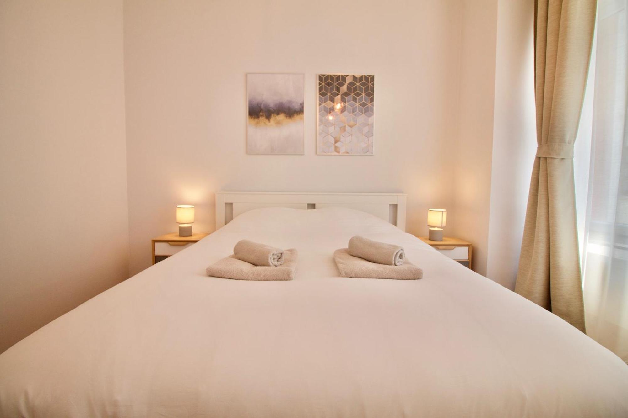 Heart Of Grand Place - Stunning 3br Triplex * Brussel