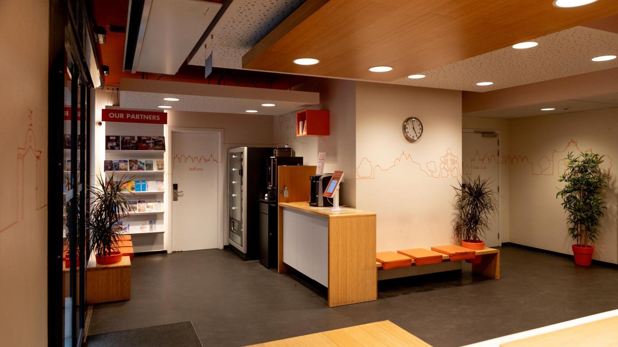 Easyhotel Centre Hotel 3*