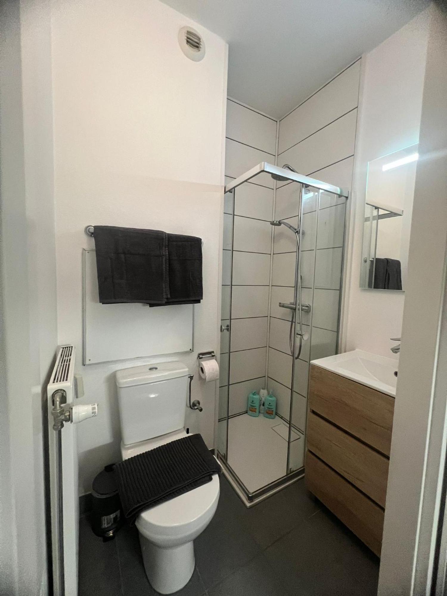 Apartment Center *