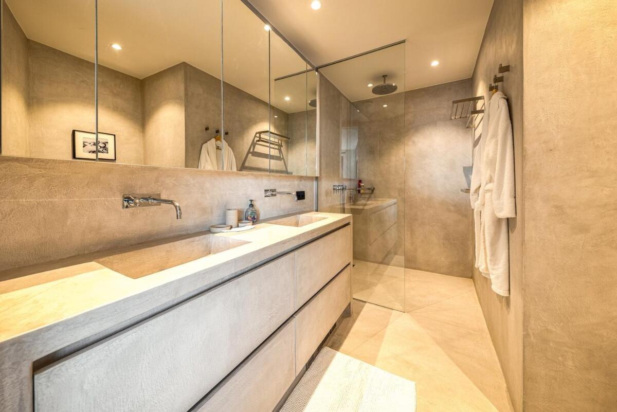 Triplex Penthouse In Centre *