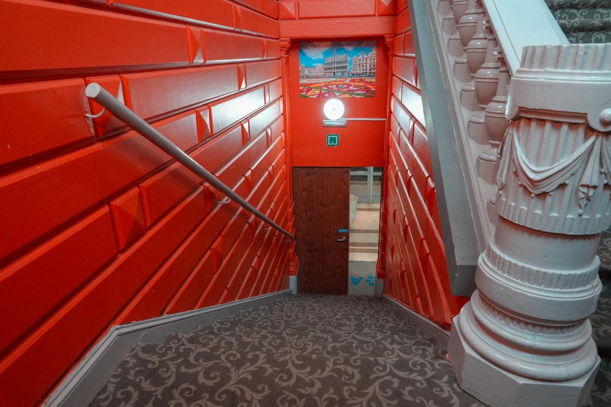 Your Midi Station Hostel Brüssel