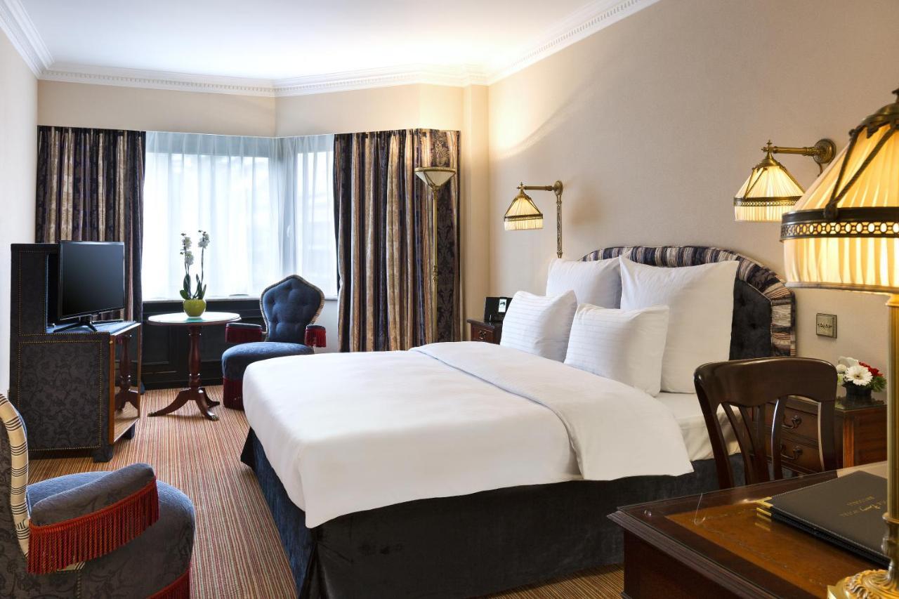 Barsey By Warwick Hotel