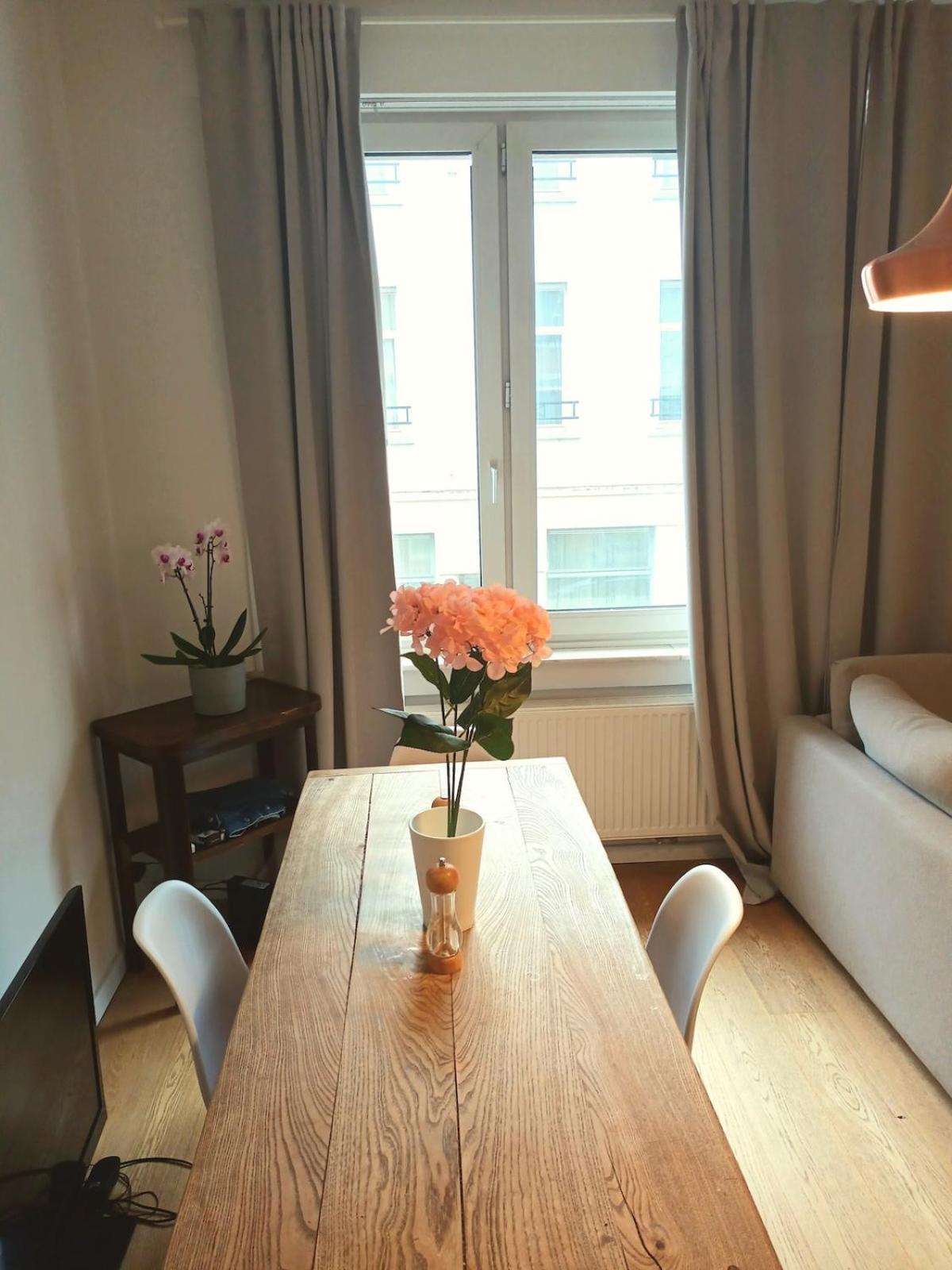 Beautiful 2 Bedroom In Place Flagey Bxl Appartamento *