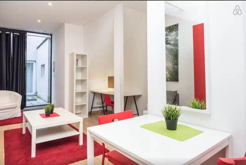 Apartment Central Red