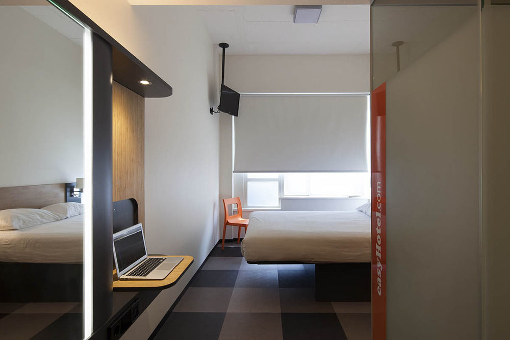 Hotel Easyhotel Centre 3*
