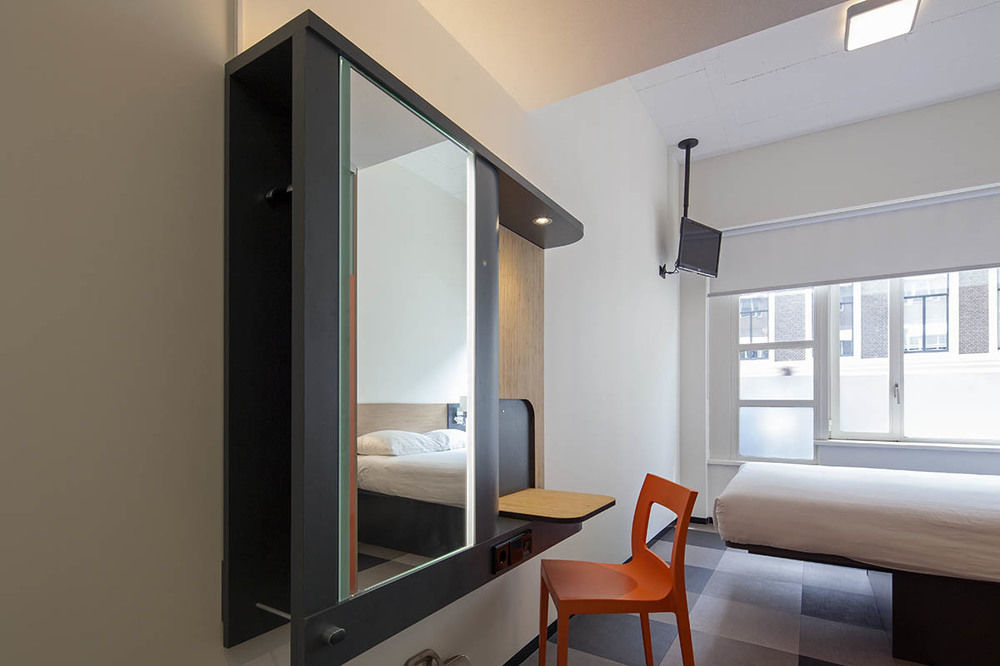 Hotel Easyhotel Centre 3*