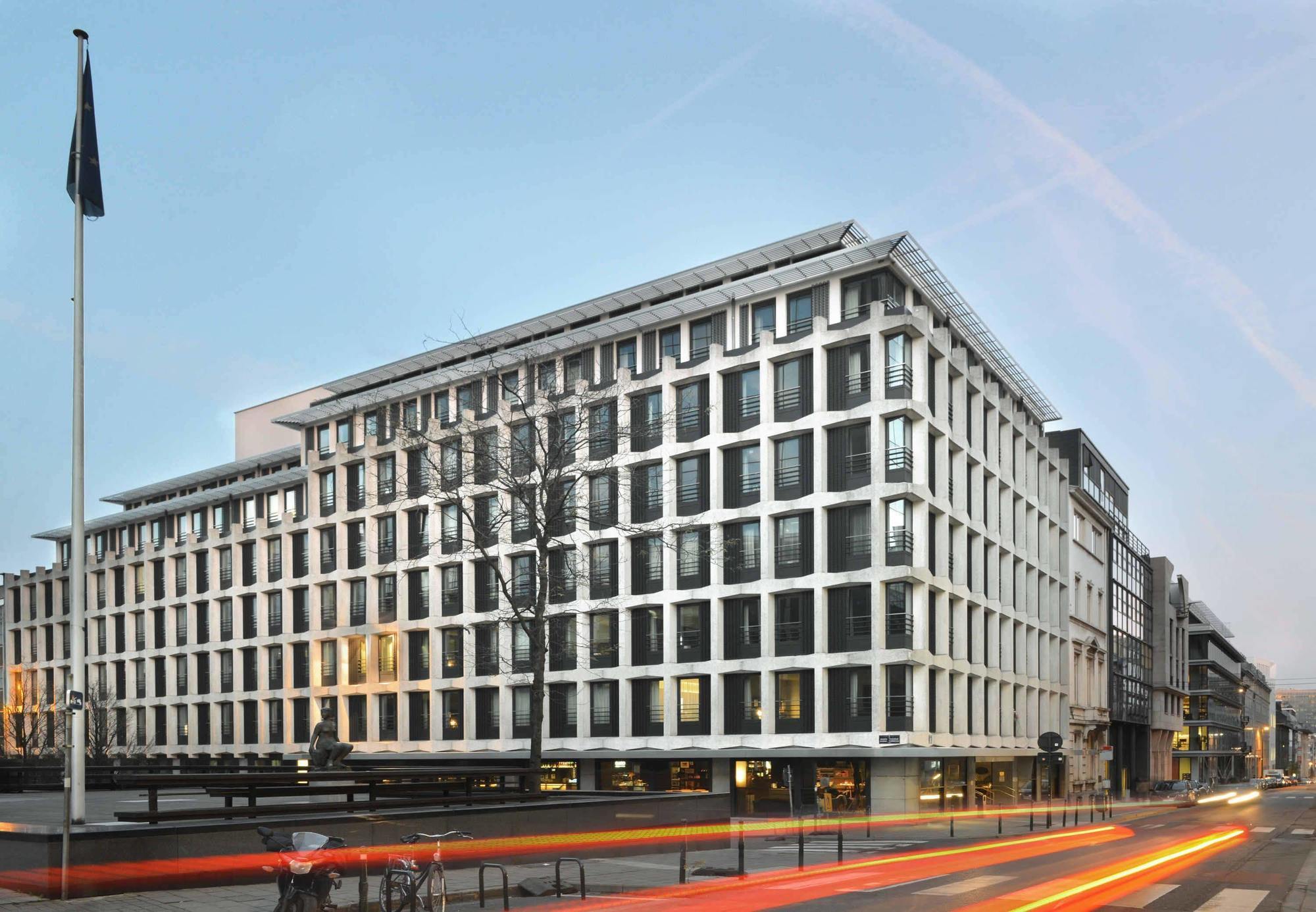Courtyard By Marriott Eu Hotel 4*