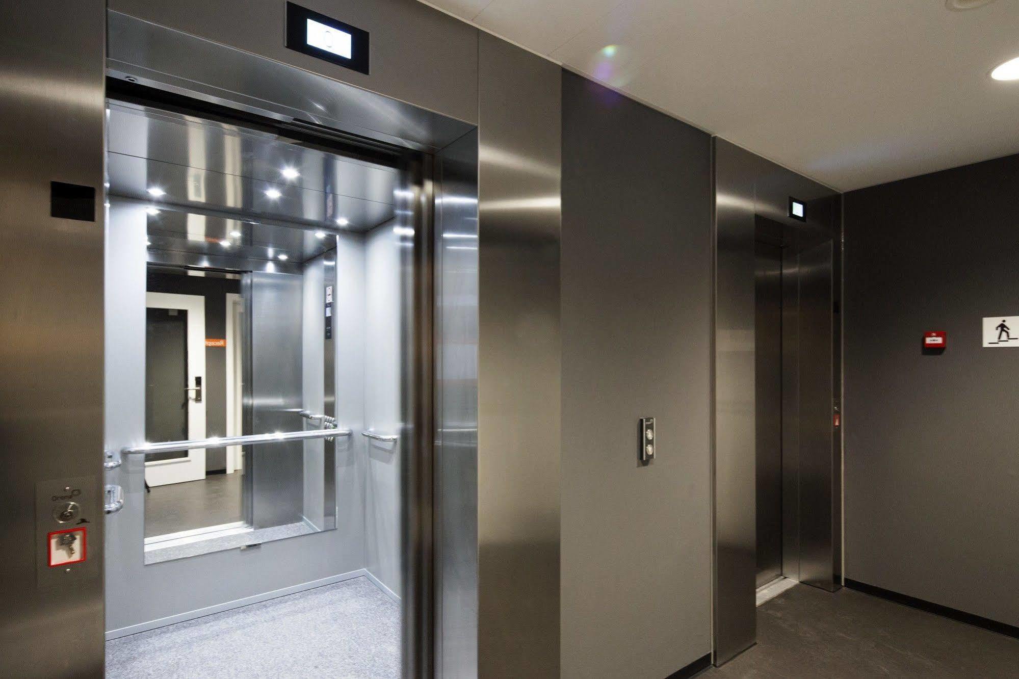 Easyhotel Centre Hotel 3*