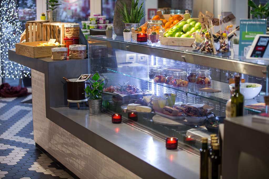 Hotel Radisson Red 4*