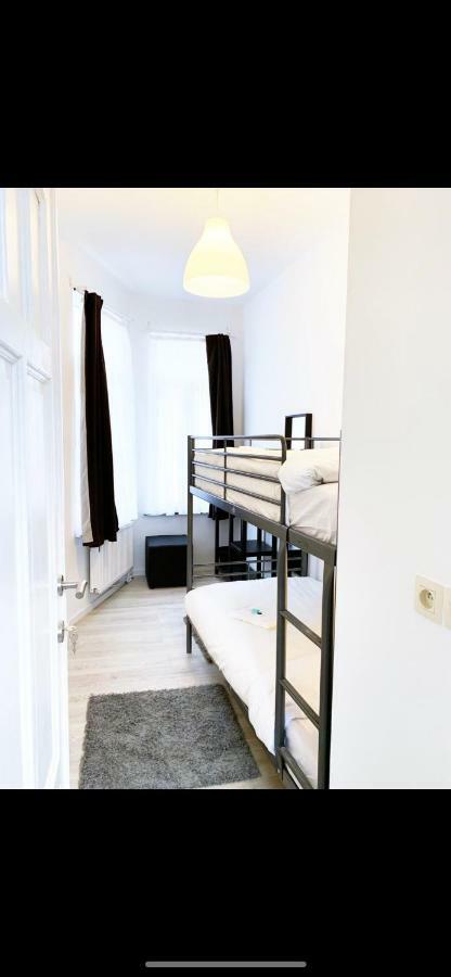 Guest house Hive Midi Center 3*