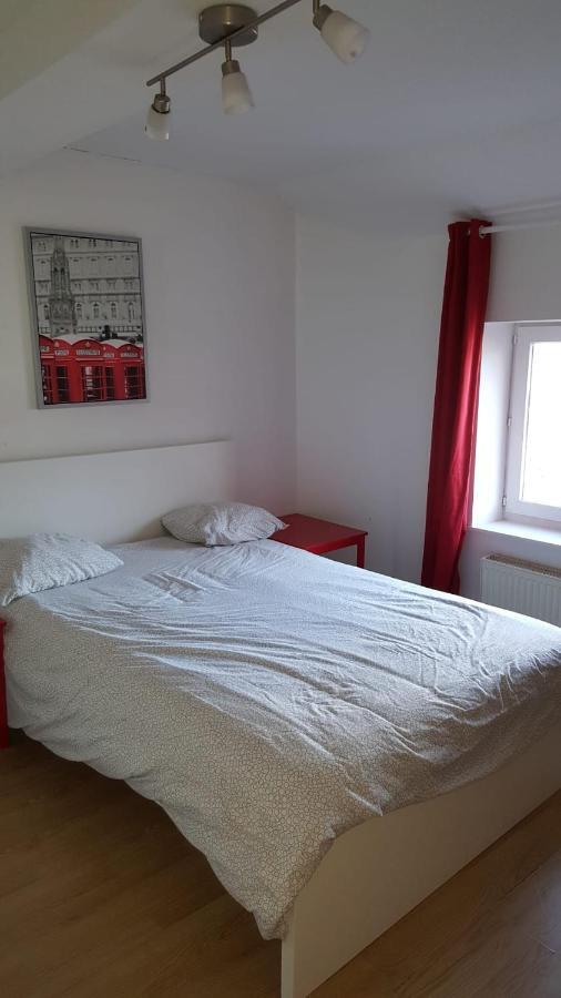 Central Red Apartment *