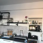 Studio Equipe, Salle De Bain Privee, Proche Centre Ville