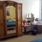 Bright Loft Close To Downtown