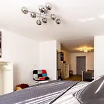 Manoir Bel Horizon avec grand jardin et parking privé