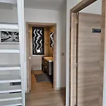 Chambre et sdb au 4ème étage et chambre et sdb au 2ème étage