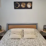 Brussels Bed & Blockchain Private Rooms With Shared Bathroom