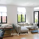 Luxury Apartment In The Eu Quarter