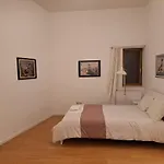 Centre De Bruxelles, Studio