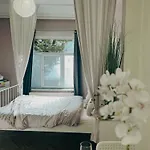 Ideal Studio For Exploring Brussels, Close To Brussels Midi Station And Main Attractions