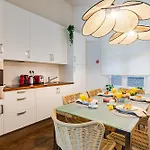 Exclusive 2Br With Unesco Views