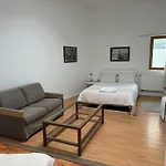 Centre De Bruxelles, Studio