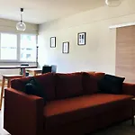 Renovated One Bedroom Apartment Schuman Area