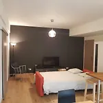 Renovated One Bedroom Apartment Schuman Area