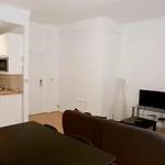 Appartement, Deux Chambres Au Pied Du Metro Montgomery
