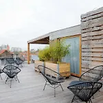 9Hotel Chelton