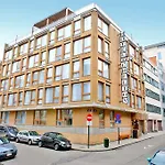 9Hotel Chelton