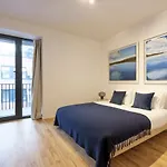 Fabulous Housings 2 Steps From Cee