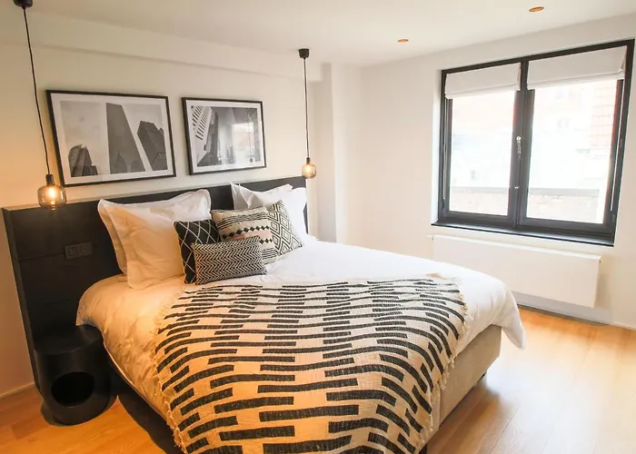 Grand Place Apartments 8