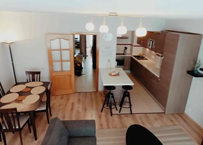 Cozy 2 Bedroom Apartment - Metro Montgomery
