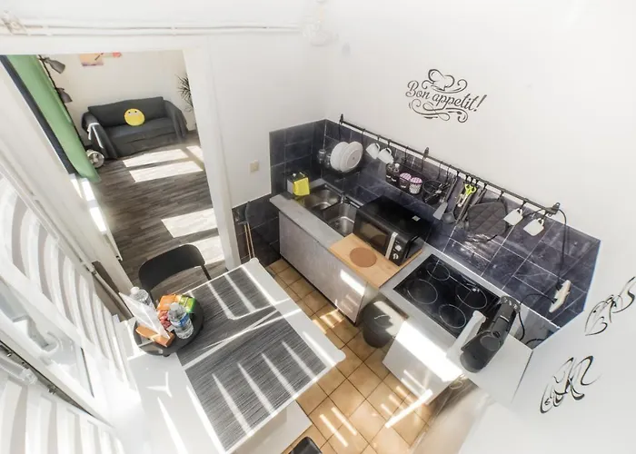 City Centre Hidden Gem! Apartment For Up To 3 People