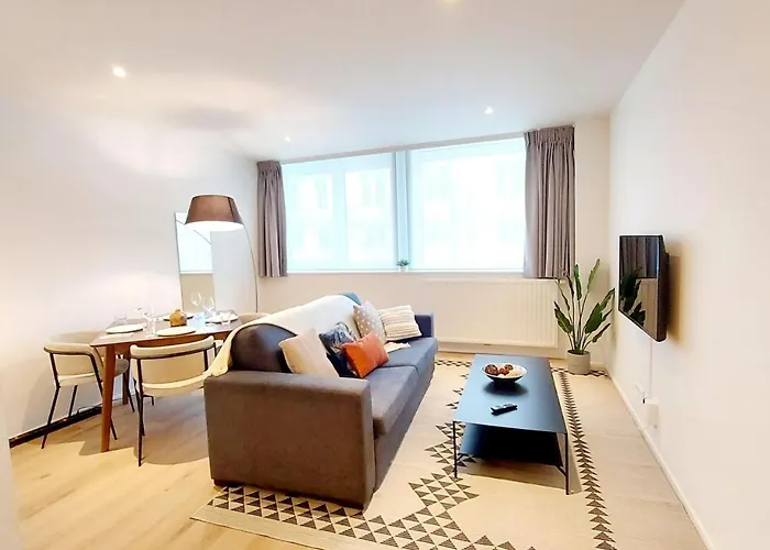 New Luxe Grand Place Apartment