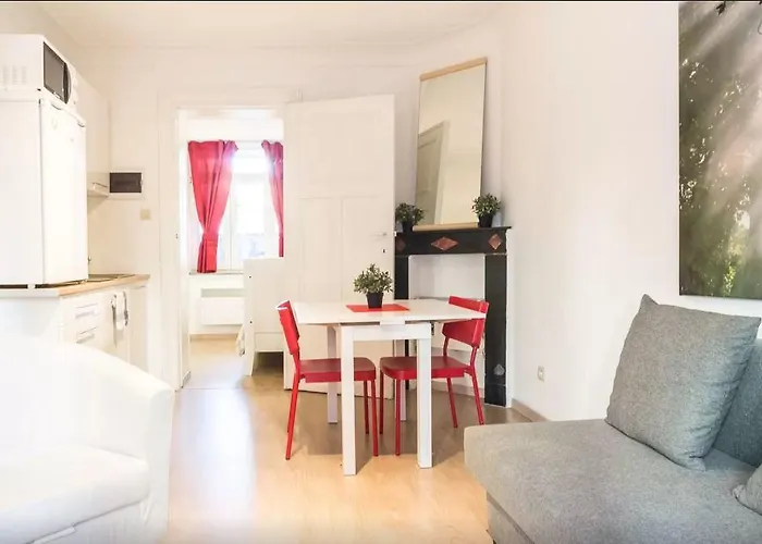 Cool Central Apartment
