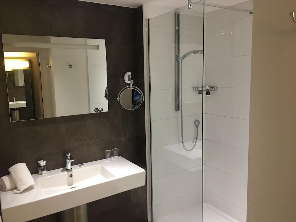 Mercure Centre Midi Hotel 4*