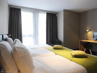 9hotel Chelton Hotel