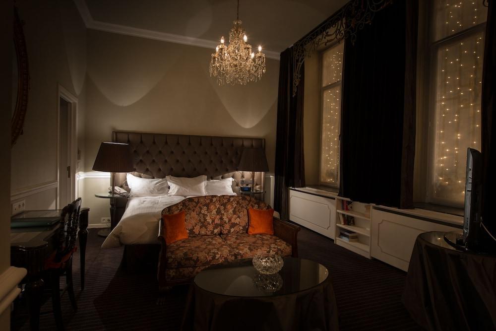Hotel Manos Premier 4*