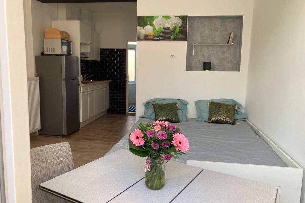 Apartment Magnifique Au 2eme Etage, A Proximite De La Gare Du Midi! *