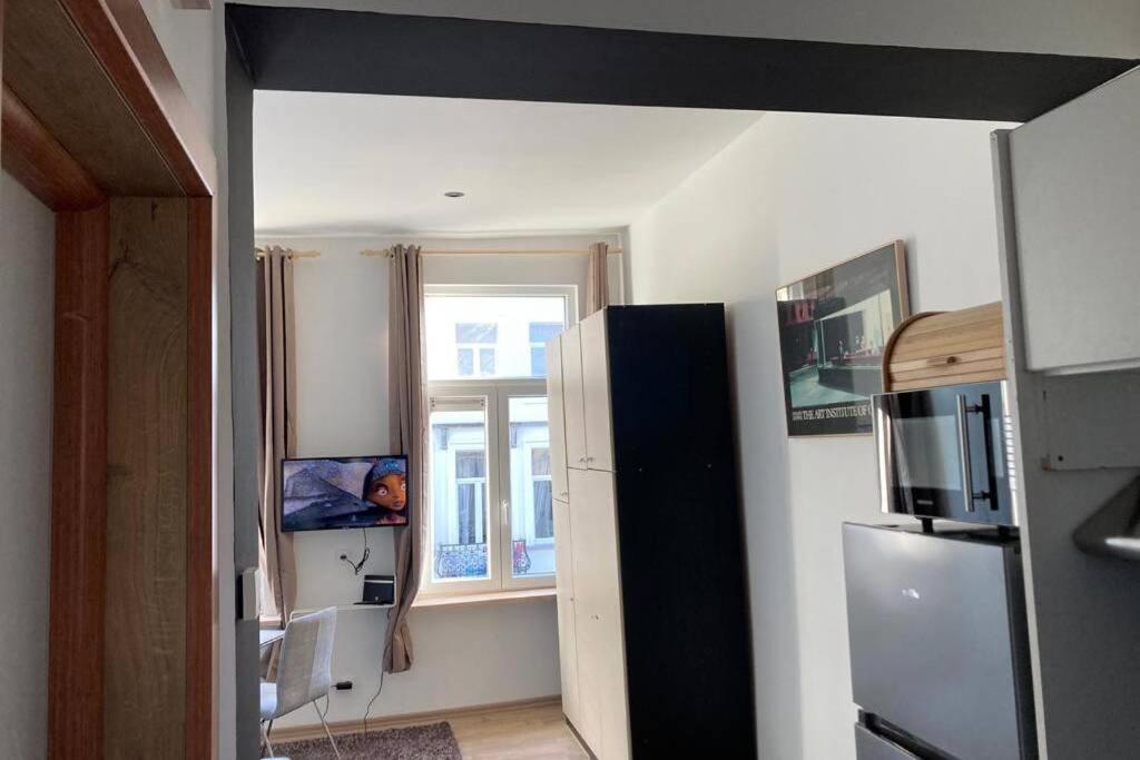 Apartment Magnifique Au 2eme Etage, A Proximite De La Gare Du Midi!