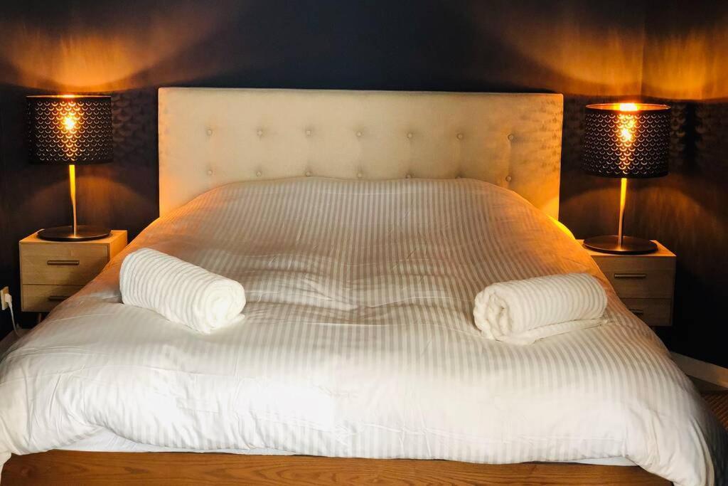 By Foot! Authenticity & Luxury Nearby * Bruxelles
